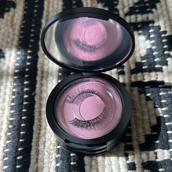 New 3-tier Glamorous False Eyelashes set - Picture 3 of 7